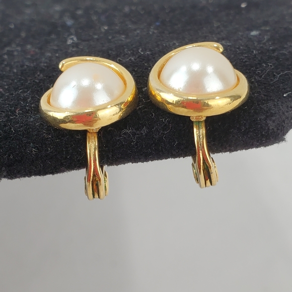 Vintage Gold Tone Faux Pearl Monet Clip Earrings - Picture 6 of 9